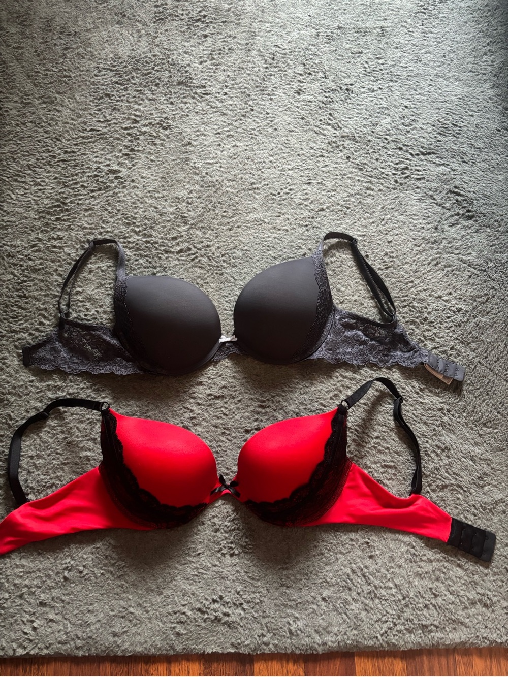 Victoria's Secret Two-Pack Push-Up Bras - Black & Red